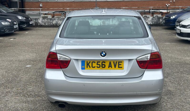 
								Silver BMW 3 Series SE (2006) full									