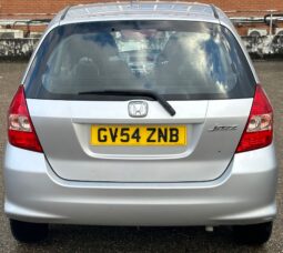 
										2005 SILVER HONDA JAZZ full									