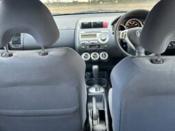 
										2005 SILVER HONDA JAZZ full									