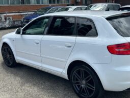 
										White Audi A3 Black Edition (2009) full									