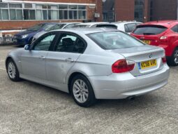 
										Silver BMW 3 Series SE (2006) full									