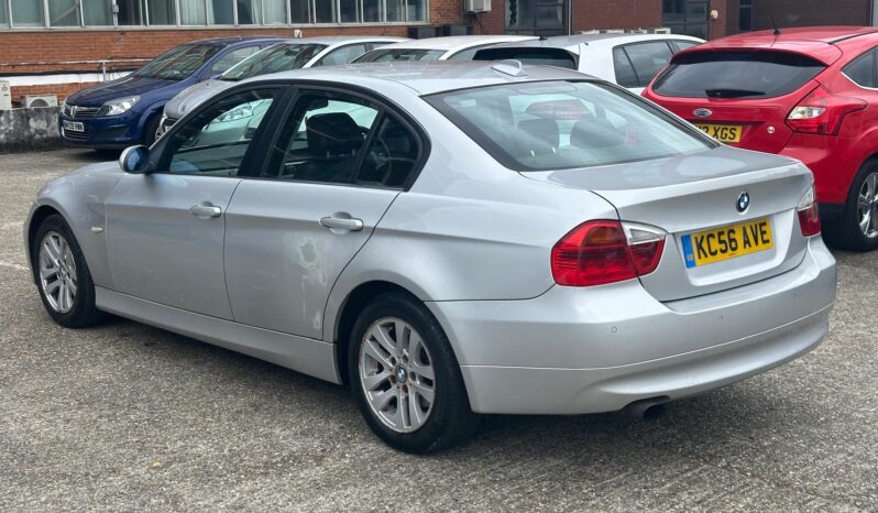 
								Silver BMW 3 Series SE (2006) full									