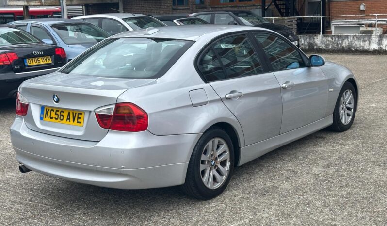 
								Silver BMW 3 Series SE (2006) full									