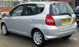 
										2005 SILVER HONDA JAZZ full									