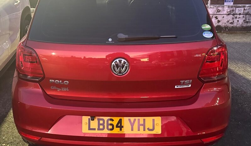 
								2014 Red Volkswagen Polo full									