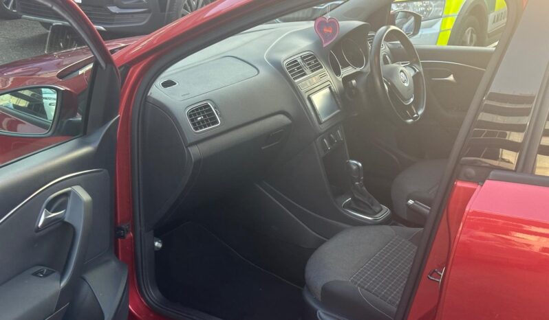 
								2014 Red Volkswagen Polo full									