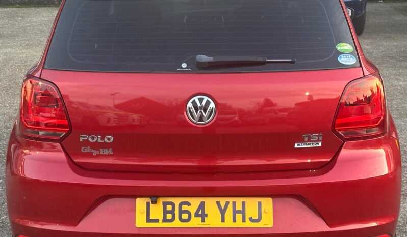 
								2014 Red Volkswagen Polo full									