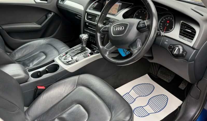 
								2014 Blue Audi A4 1.8 full									