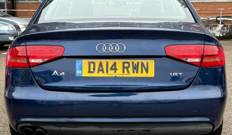 
								2014 Blue Audi A4 1.8 full									