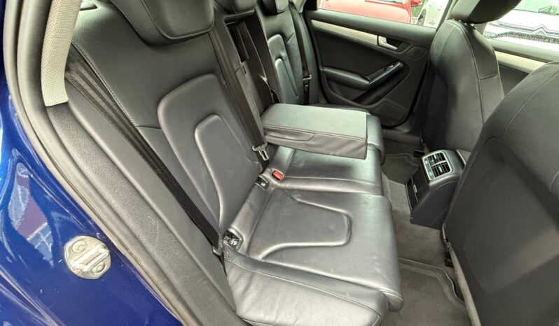 
								2014 Blue Audi A4 1.8 full									