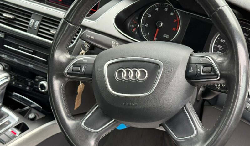 
								2014 Blue Audi A4 1.8 full									