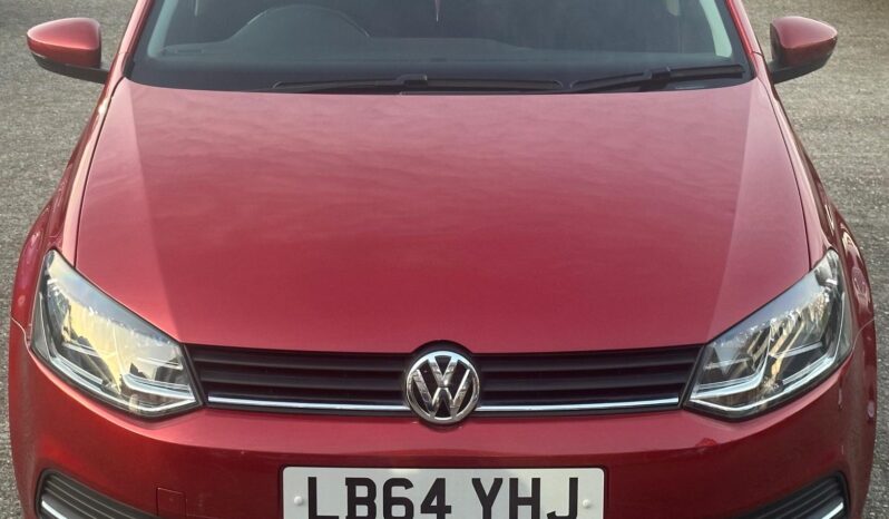 
								2014 Red Volkswagen Polo full									