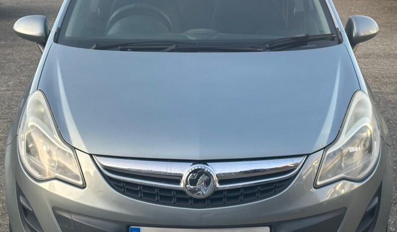 
								Silver Vauxhall Corsa 2011 full									